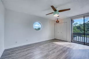 1328 Pelican Creek Crossing, Saint Petersburg, FL 33707 - Photo 75