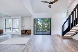 1328 Pelican Creek Crossing, Saint Petersburg, FL 33707 - Photo 13