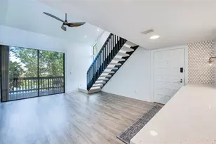 1328 Pelican Creek Crossing, Saint Petersburg, FL 33707 - Photo 15