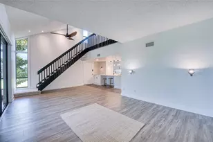 1328 Pelican Creek Crossing, Saint Petersburg, FL 33707 - Photo 11
