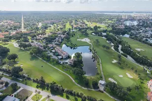 1328 Pelican Creek Crossing, Saint Petersburg, FL 33707 - Photo 35