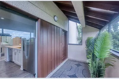 1328 Pelican Creek Crossing #D, Saint Petersburg, FL 33707 - Photo 5