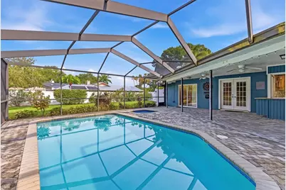 12580 Frank Drive N, Seminole, FL 33776 - Photo 17