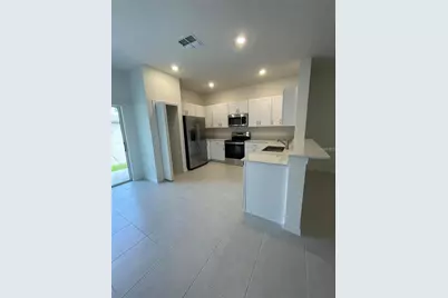 10199 Trumpet Honeysuckle Way, San Antonio, FL 33576 - Photo 3