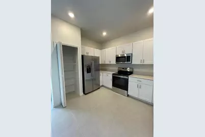 10199 Trumpet Honeysuckle Way, San Antonio, FL 33576 - Photo 5