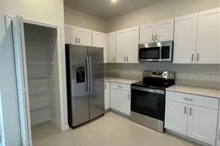 10199 Trumpet Honeysuckle Wy, San Antonio, FL 33576 - Photo 5