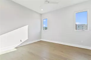 368 6th St S, Saint Petersburg, FL 33701 - Photo 37