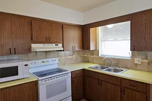 360 137th Ave Cir, Madeira Beach, FL 33708 - Photo 9