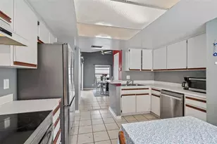 5485 Friarsway Dr, Tampa, FL 33624 - Photo 23