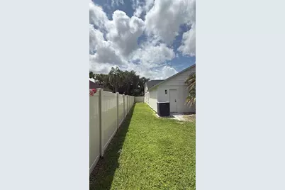 9207 Mill Circle, Tampa, FL 33647 - Photo 23