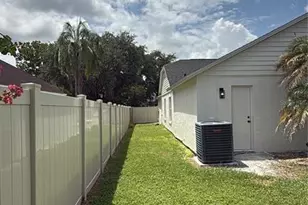 9207 Mill Cir, Tampa, FL 33647 - Photo 23