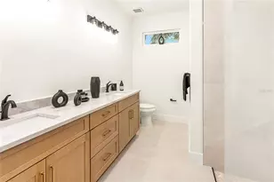 2922 W Giddens Ave, Tampa, FL 33614 - Photo 11