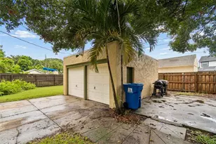 2518 Granada Cir E, Saint Petersburg, FL 33712 - Photo 39