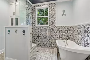 2518 Granada Cir E, Saint Petersburg, FL 33712 - Photo 23