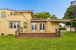 2518 Granada Cir E, Saint Petersburg, FL 33712 - Photo 41