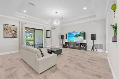 814 Tirano Way, Sun City Center, FL 33573 - Photo 3