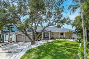 1826 Venetian Point Dr, Clearwater, FL 33755 - Photo 3