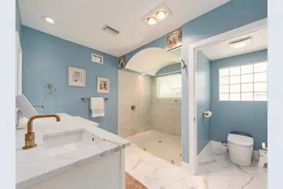 1826 Venetian Point Drive, Clearwater, FL 33755 - Photo 23