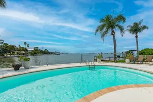 1826 Venetian Point Dr, Clearwater, FL 33755 - Photo 35
