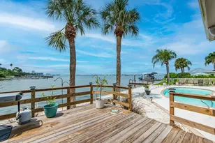 1826 Venetian Point Dr, Clearwater, FL 33755 - Photo 37