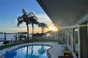 1826 Venetian Point Dr, Clearwater, FL 33755 - Photo 41