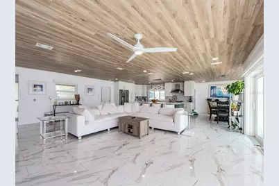 1826 Venetian Point Drive, Clearwater, FL 33755 - Photo 9