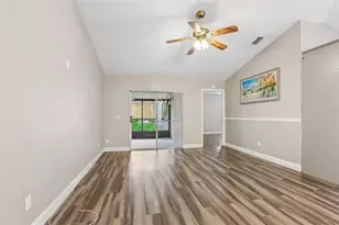 8711 Busch Oaks St, Tampa, FL 33617 - Photo 7