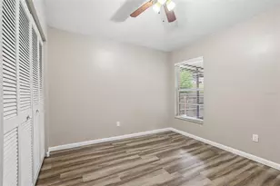 8711 Busch Oaks St, Tampa, FL 33617 - Photo 15