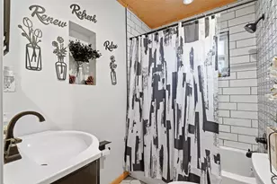 9242 N 52nd St, Tampa, FL 33617 - Photo 23