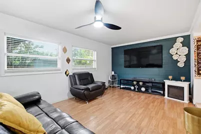 9242 N 52nd Street, Tampa, FL 33617 - Photo 15