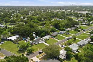 1317 Essex Dr N, Saint Petersburg, FL 33710 - Photo 31