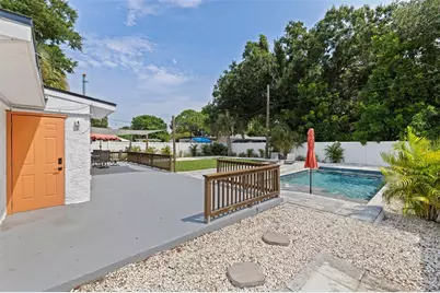 1317 Essex Drive N, Saint Petersburg, FL 33710 - Photo 17