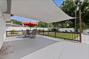 1317 Essex Dr N, Saint Petersburg, FL 33710 - Photo 19