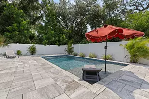 1317 Essex Dr N, Saint Petersburg, FL 33710 - Photo 21