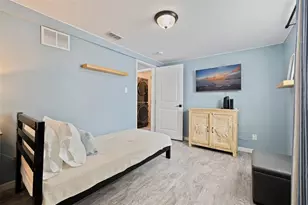 1317 Essex Dr N, Saint Petersburg, FL 33710 - Photo 15