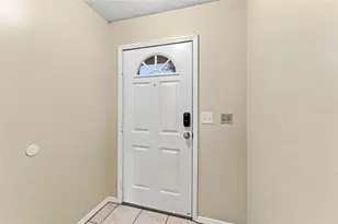 2350 Fletchers Point Cir, Tampa, FL 33613 - Photo 5