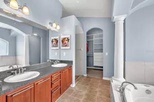 16405 Bridgewalk Dr, Lithia, FL 33547 - Photo 21