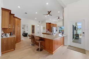 661 79th Cir S, Saint Petersburg, FL 33707 - Photo 13