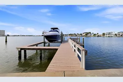 661 79th Circle S, Saint Petersburg, FL 33707 - Photo 5