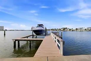 661 79th Cir S, Saint Petersburg, FL 33707 - Photo 5