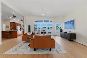 661 79th Cir S, Saint Petersburg, FL 33707 - Photo 3