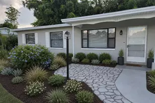 1005 N Bracewell Dr, Plant City, FL 33563 - Photo 1