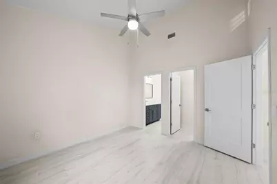 3890 34th Avenue S #203, Saint Petersburg, FL 33711 - Photo 13