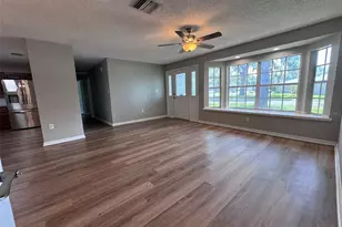 908 Silver Ridge Way, Valrico, FL 33594 - Photo 3