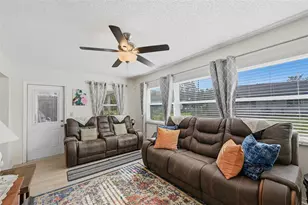 2005 Heathfield Cir, Sun City Center, FL 33573 - Photo 19
