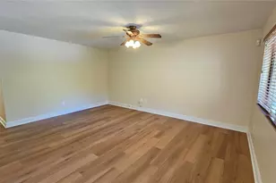 11722 Raintree Lake Ln, Tampa, FL 33617 - Photo 17