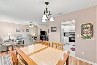 1906 Canterbury Lane #28, Sun City Center, FL 33573 - Photo 9