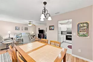 1906 Canterbury Ln, Sun City Center, FL 33573 - Photo 9
