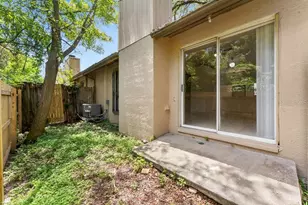 918 Otto Villa Pl, Tampa, FL 33612 - Photo 15