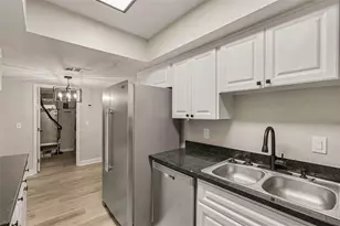 3711 W Iowa Ave, Tampa, FL 33611 - Photo 11